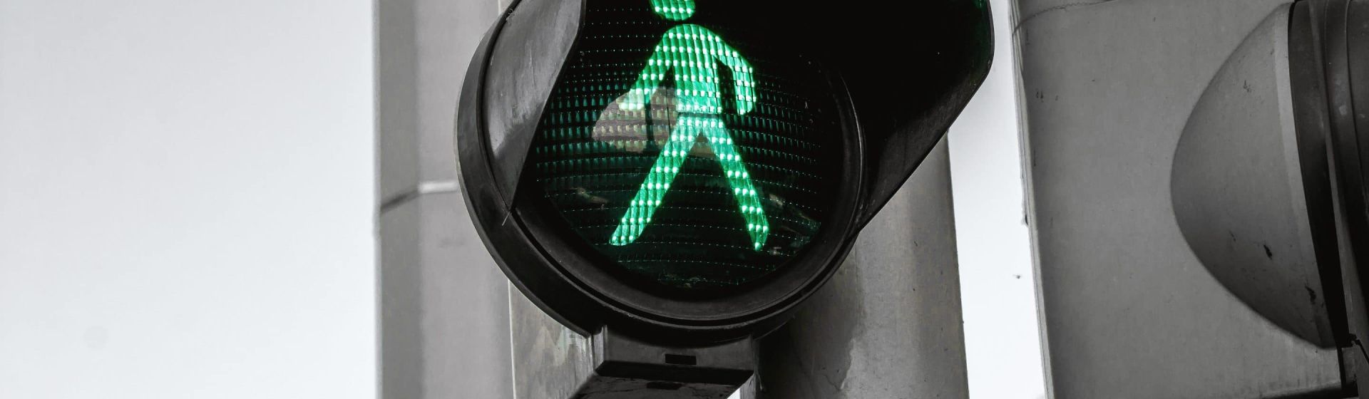C-V2X Demonstration – focus on forward collision warning, intersection movement assist (FCA, Harman)