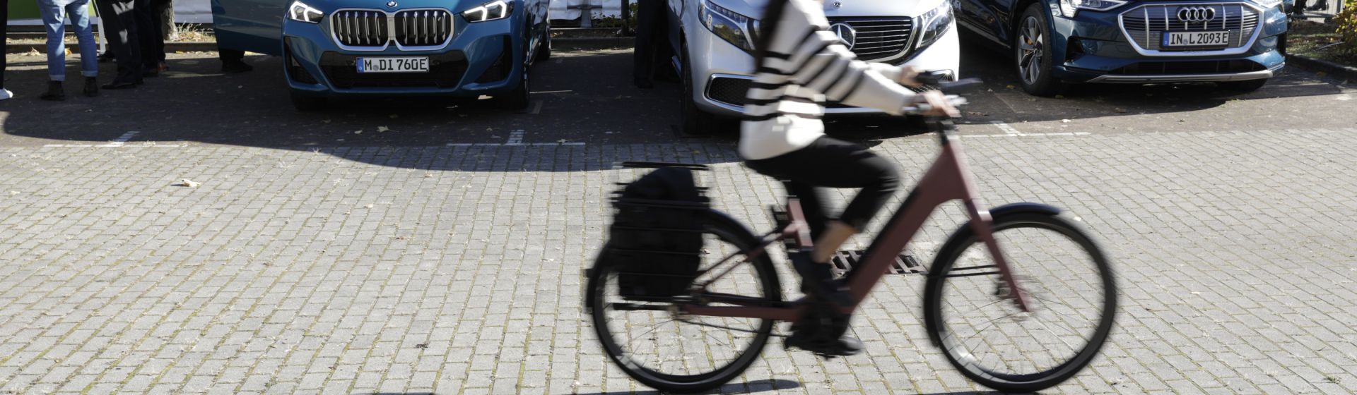Berlin real-world use cases demonstrate game-changing C-V2X technology
